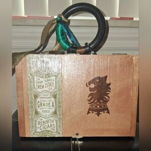 👜IT'S A SALE!! SMOKIN HAUTE CADDIE👜